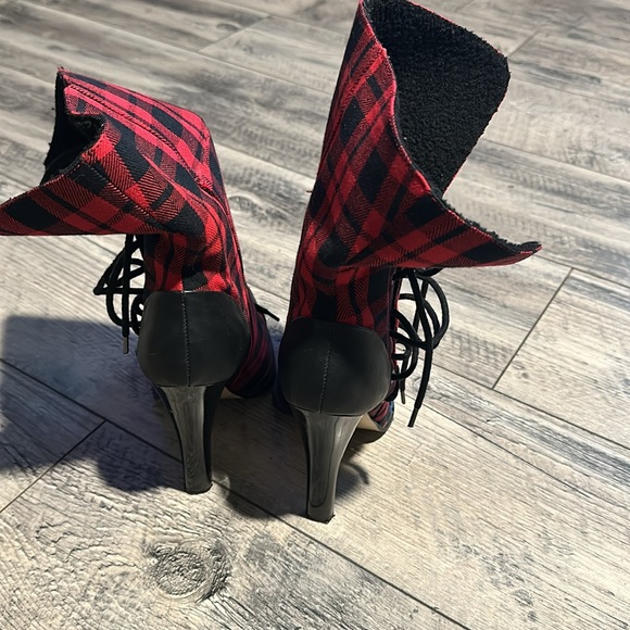 GX Gwen Stefani - Picture 2 of 3